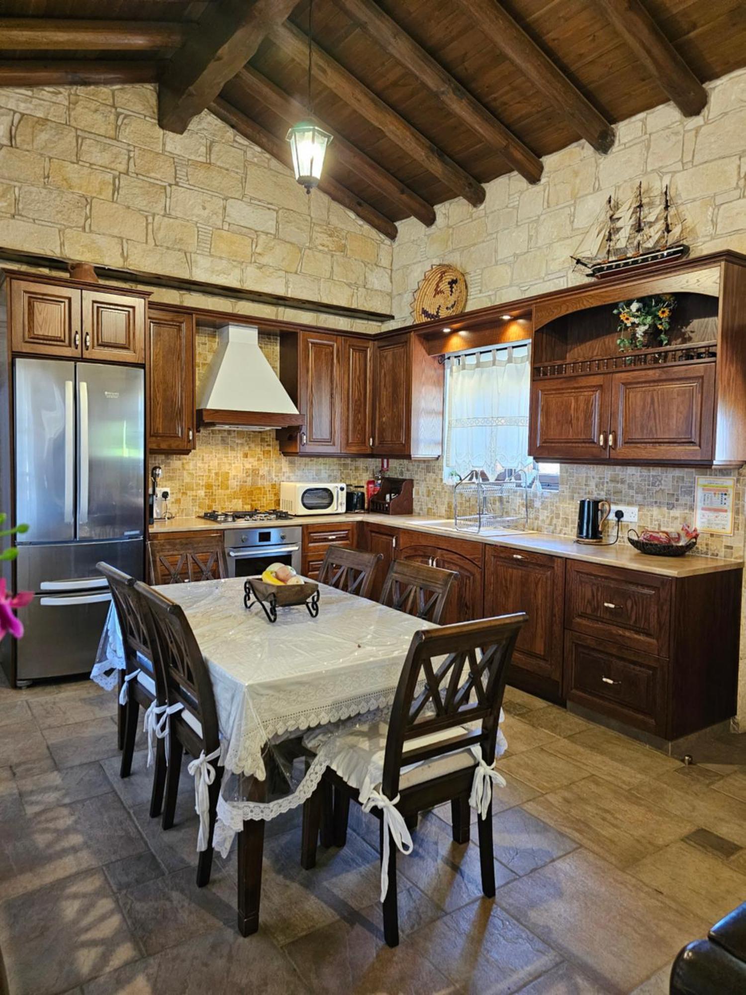 Paradise Traditional House Maroni