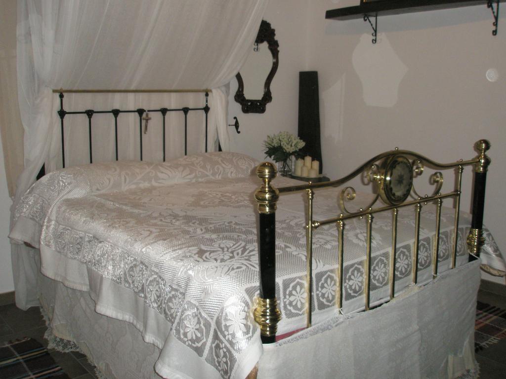 Paradise Traditional House Maroni